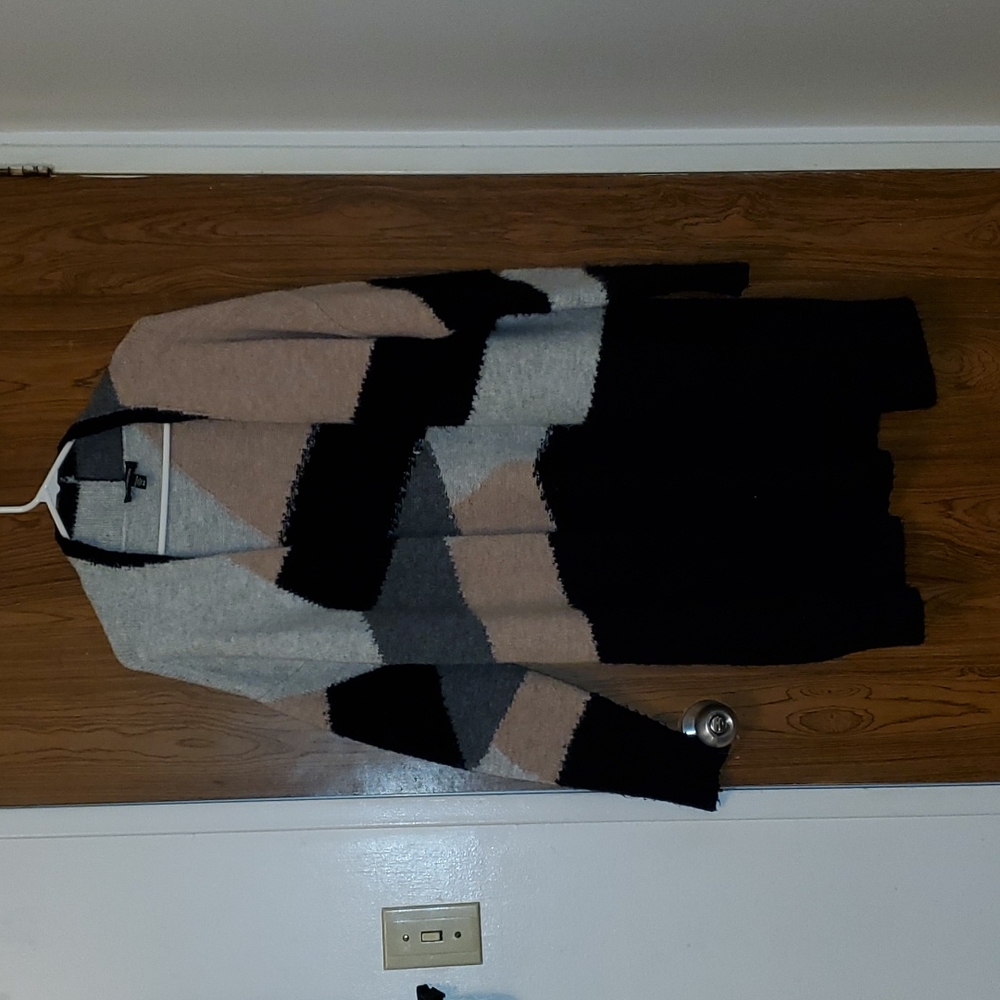 Le Chateau Cardigan